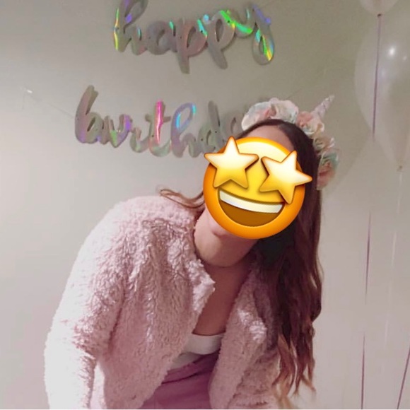 🦄✨ Cute H&M light pink fuzzy jacket. Size Medium. Worn once! - Picture 3 of 4